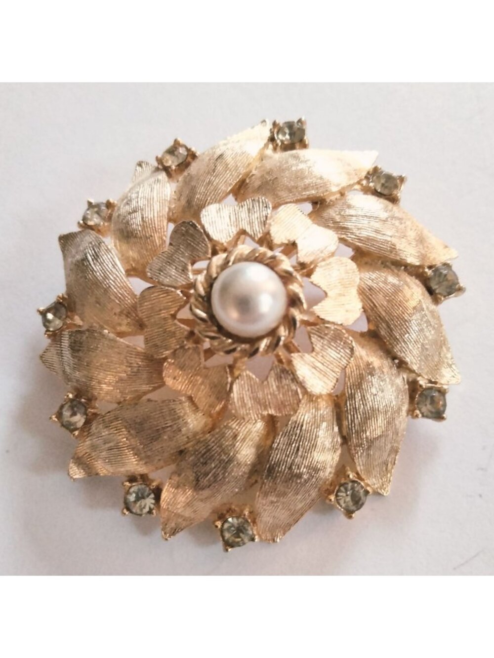 Leaf Brooch Faux Pearl Rhinestones Elegant Vintage Gold Toned Statement